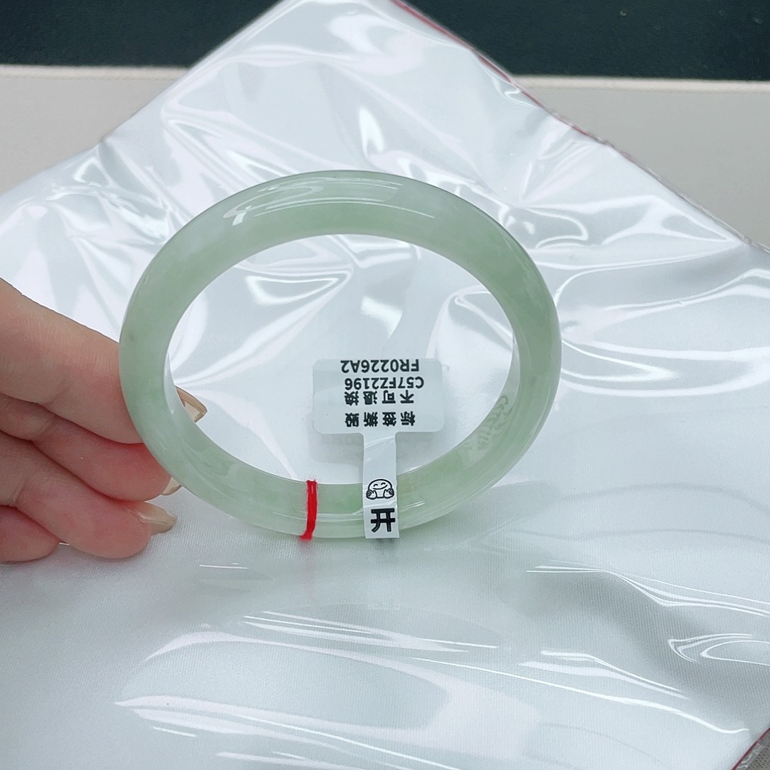 翡翠手镯未镶嵌正57.2
