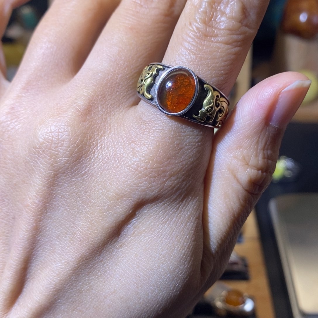 富***友蜜蜡银S925镶嵌戒指