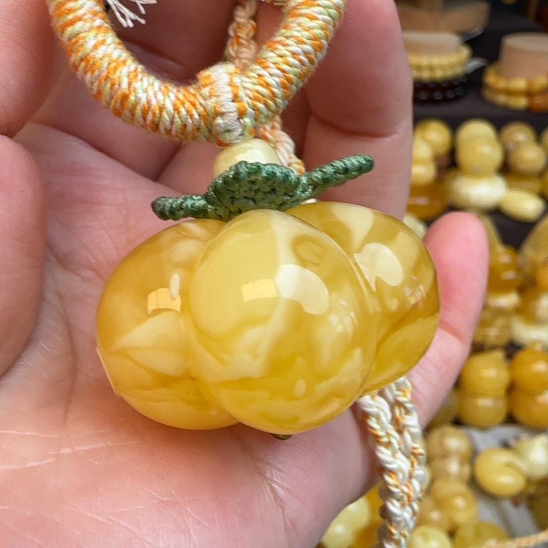 琥珀未镶嵌套链天然溶洞妖花蜜蜡南瓜吊坠