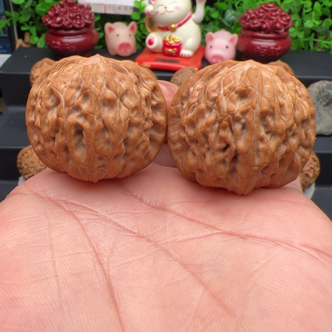 文玩核桃把件延庆山地磨盘，正磨，毕业，尺寸40.5