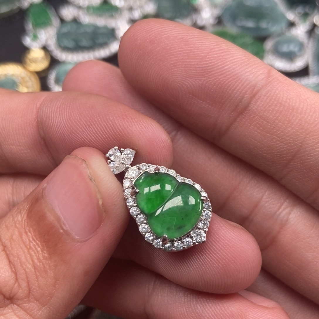 翡翠未镶嵌吊坠(不含链)