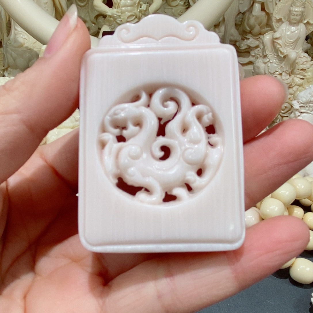 香榧木山**哥牌 镂空牌1