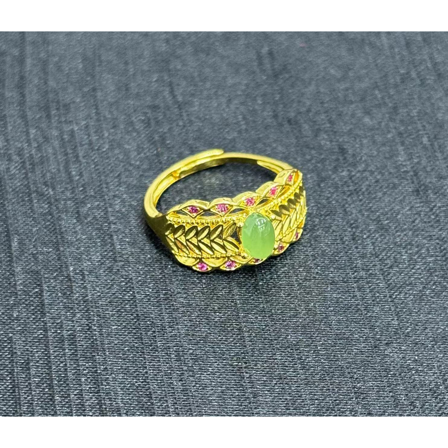 碧玉蛋面红点宽戒指（多样性发一件）