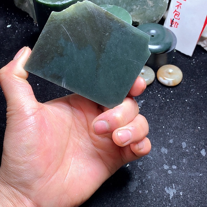和田玉（糖玉）未镶嵌珠宝奇石
