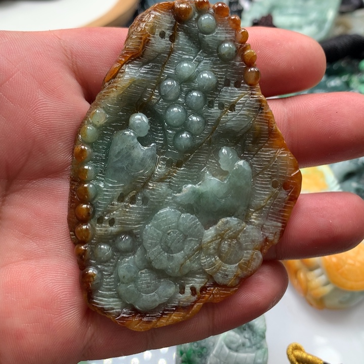 翡翠颈饰未镶嵌保真天然A货翡翠