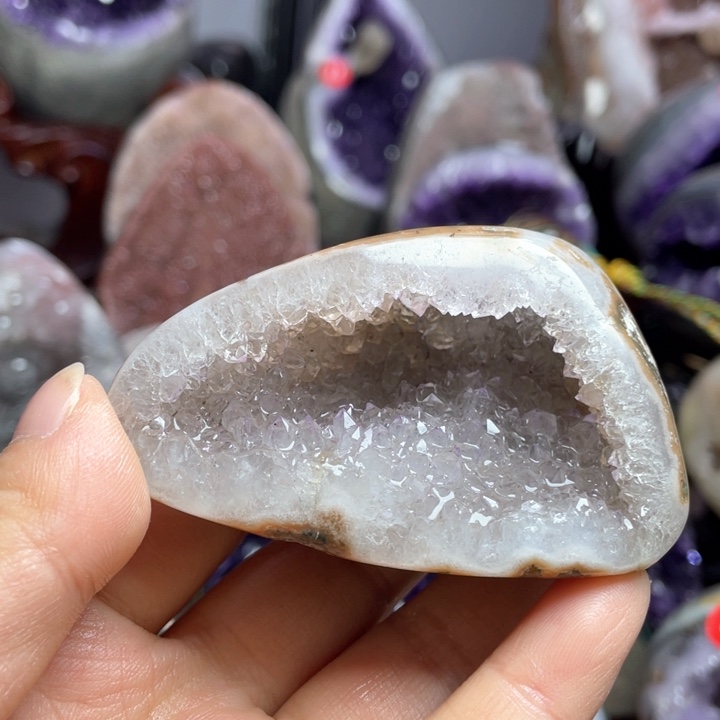 水晶摆件未镶嵌捡漏