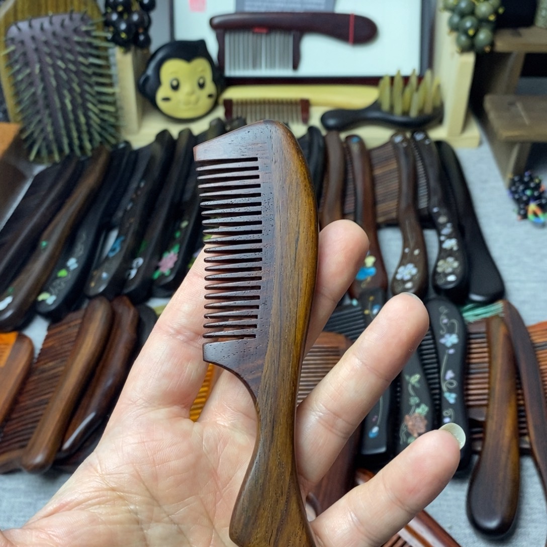 绿***…交趾黄檀（大红酸枝）梳子小款