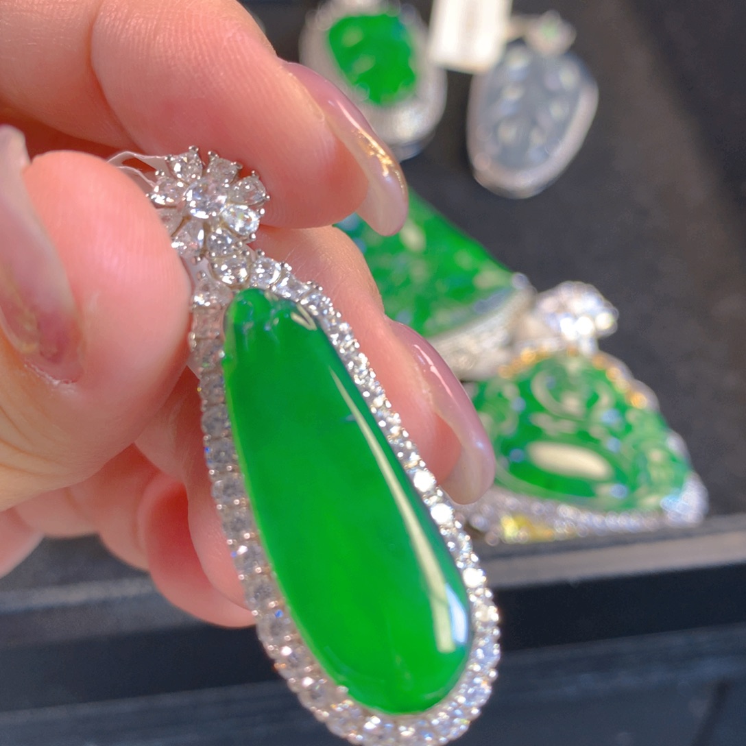 翡翠颈饰银S925镶嵌翡翠