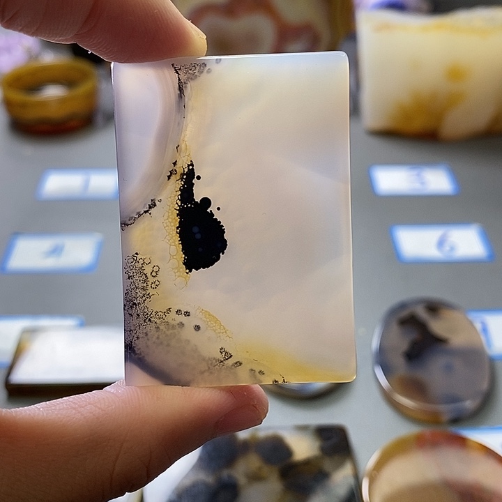 玛瑙/玉髓未镶嵌珠宝半成品182