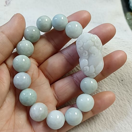 翡翠颈饰未镶嵌翡翠颈饰末镶嵌