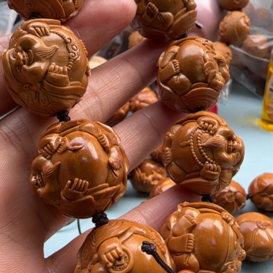 橄榄核手串雕刻工艺