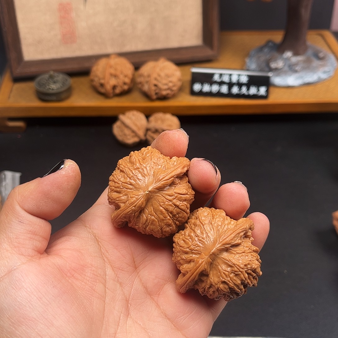 X****吊坠文玩核桃血麒麟110