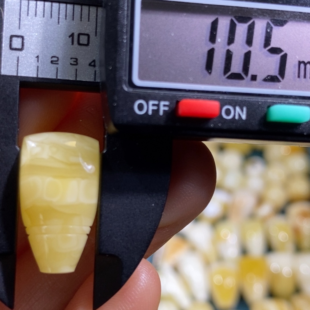 未镶嵌蜜蜡裸石配饰