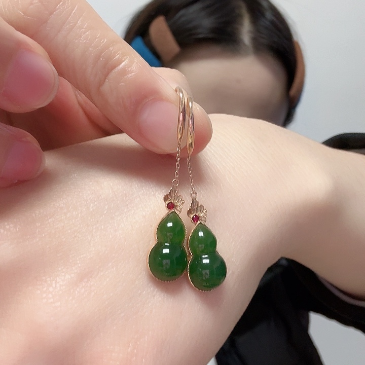 18K金镶嵌和田玉耳饰仓库