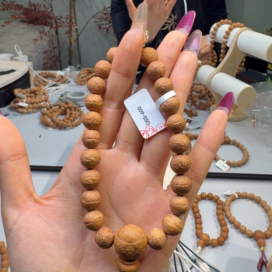 凤眼菩提吊坠11手持