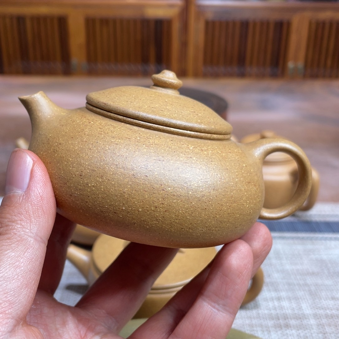 紫砂茶壶等***猪宜兴紫砂原矿紫砂壶