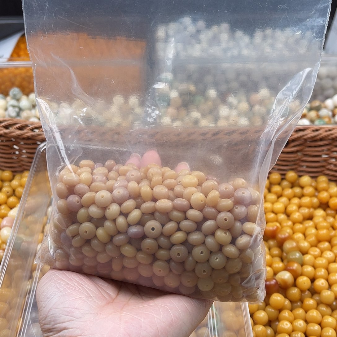 白玉菩提吊坠Z/9mm/400颗瑕疵