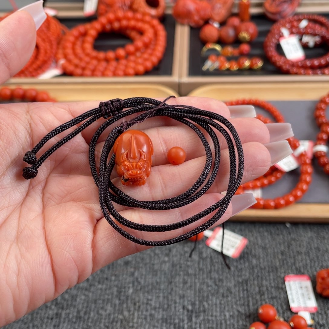 昕***玥南红玛瑙未镶嵌吊坠(不含链)保山南红貔貅