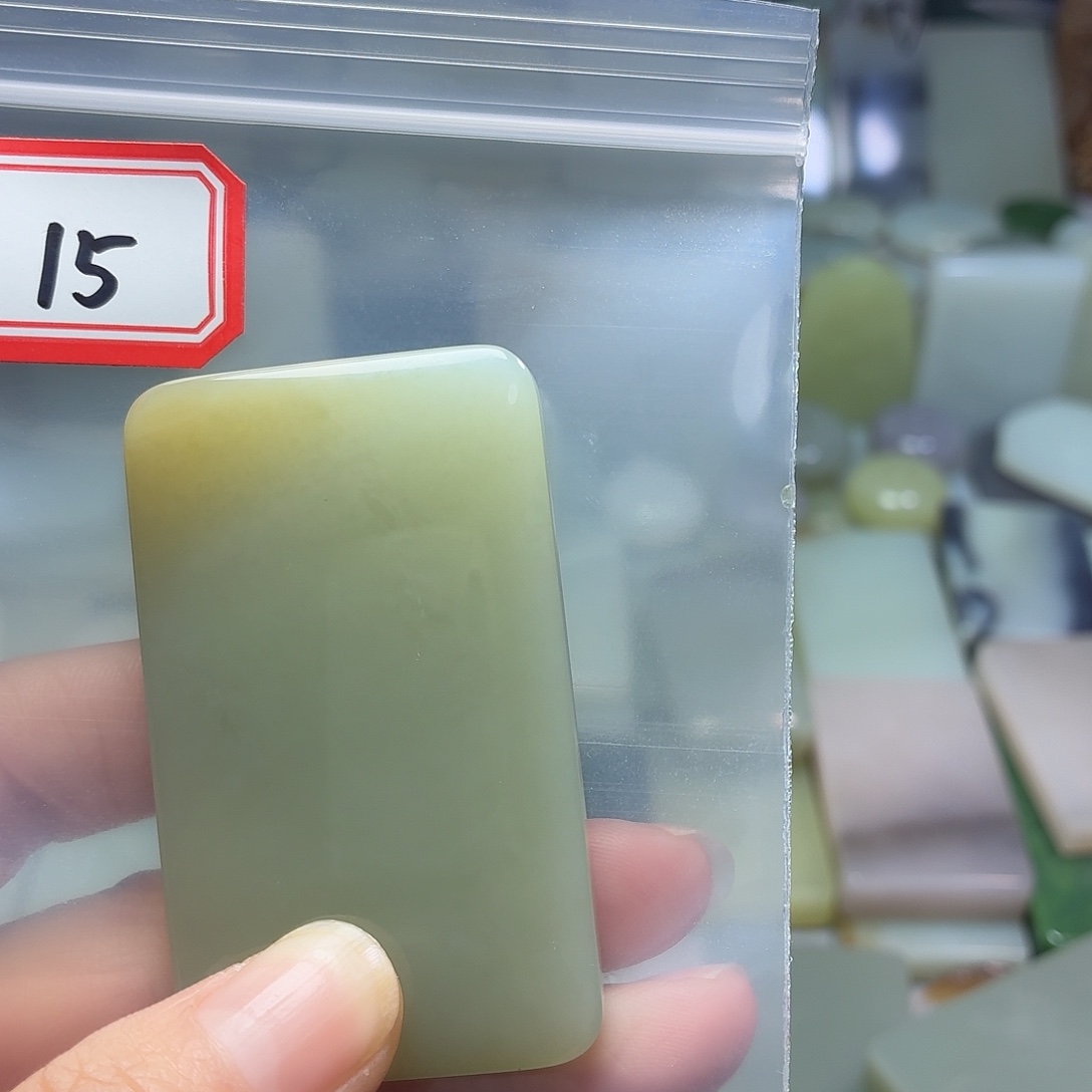 舍***！和田玉未镶嵌颈饰