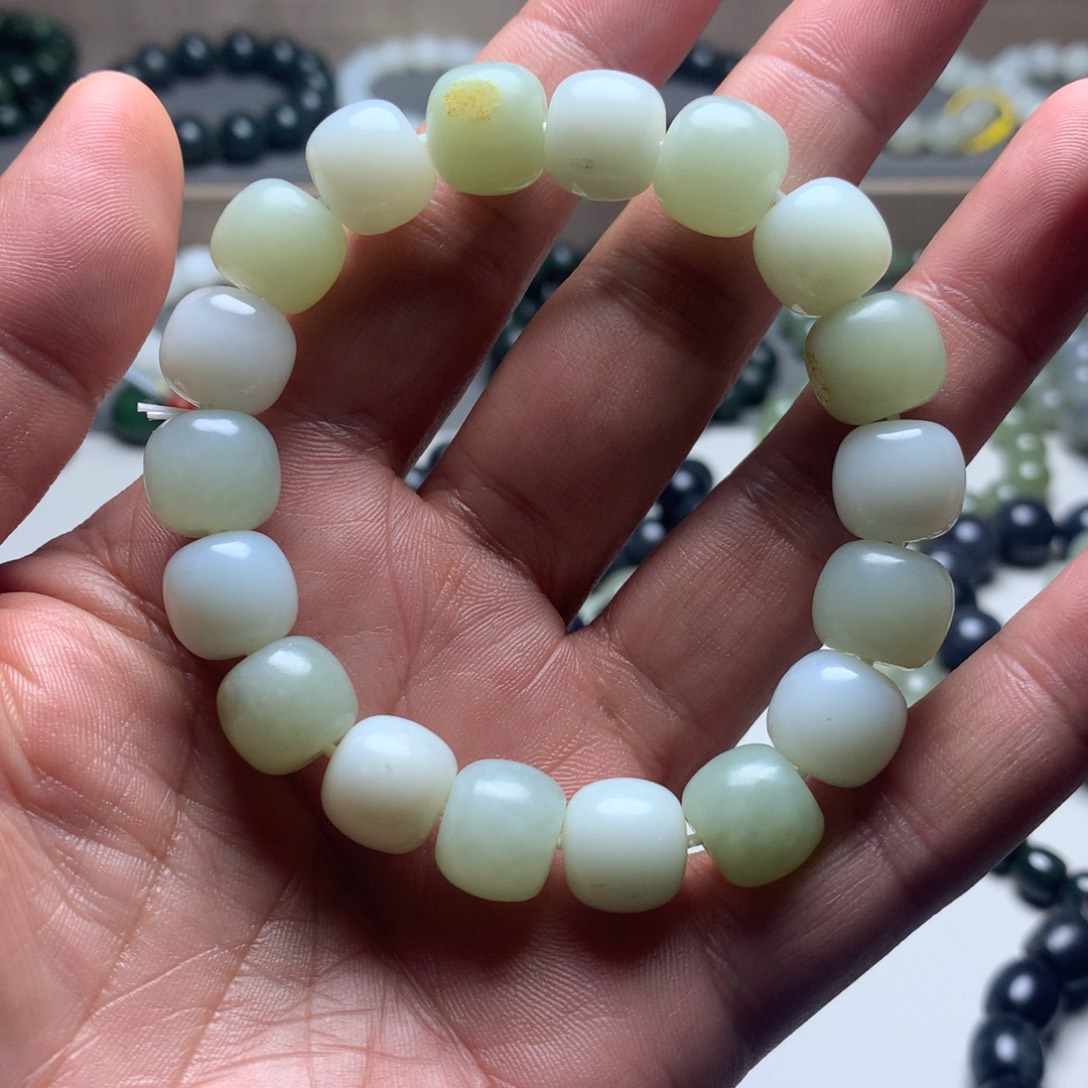 和田玉未镶嵌手链