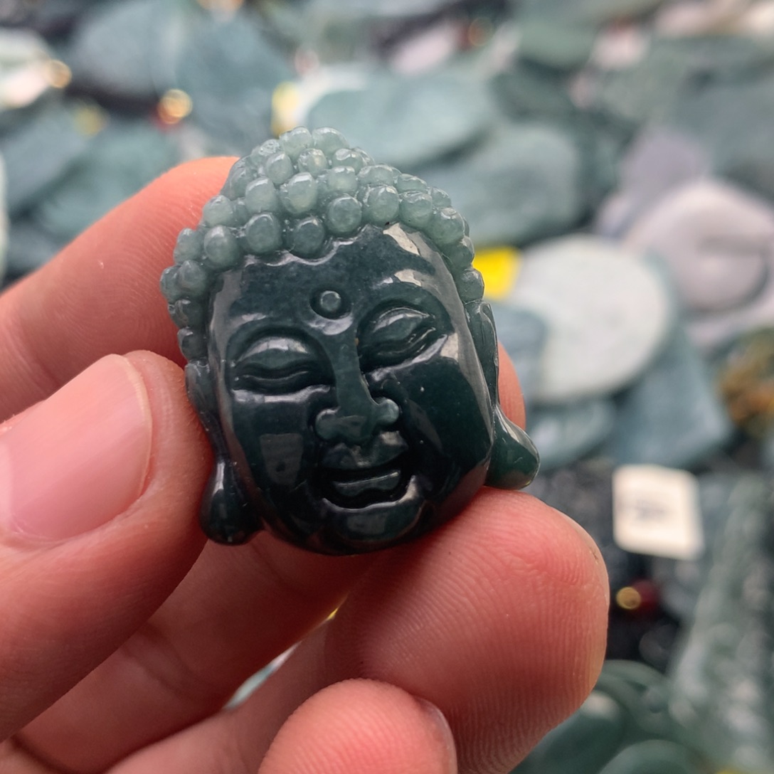 颈饰未镶嵌翡翠佛头