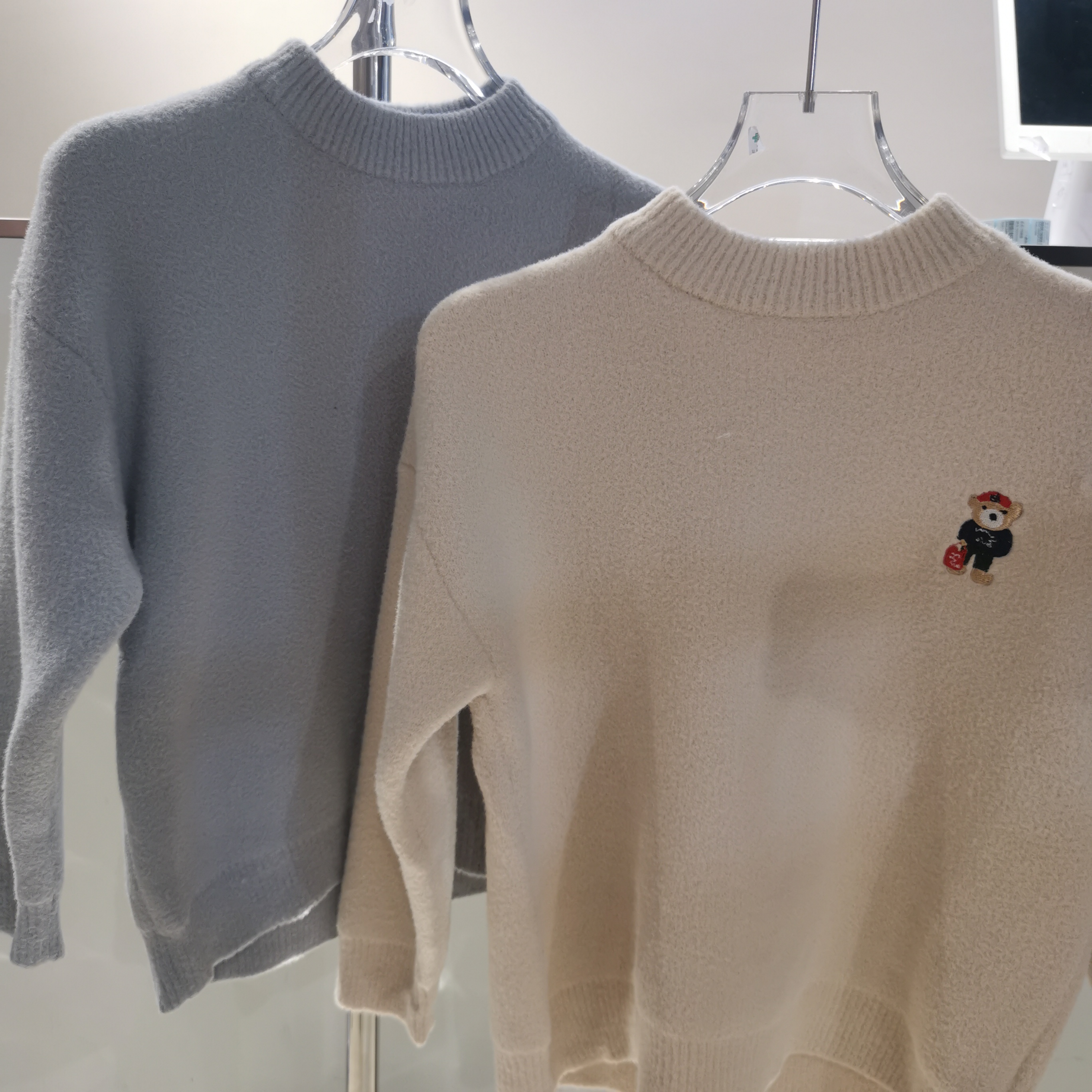 8886长袖针织衫半高领白色毛衣衫圆领厚款常规套头百搭