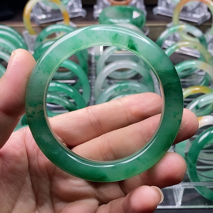 石英质玉手镯未镶嵌凝*