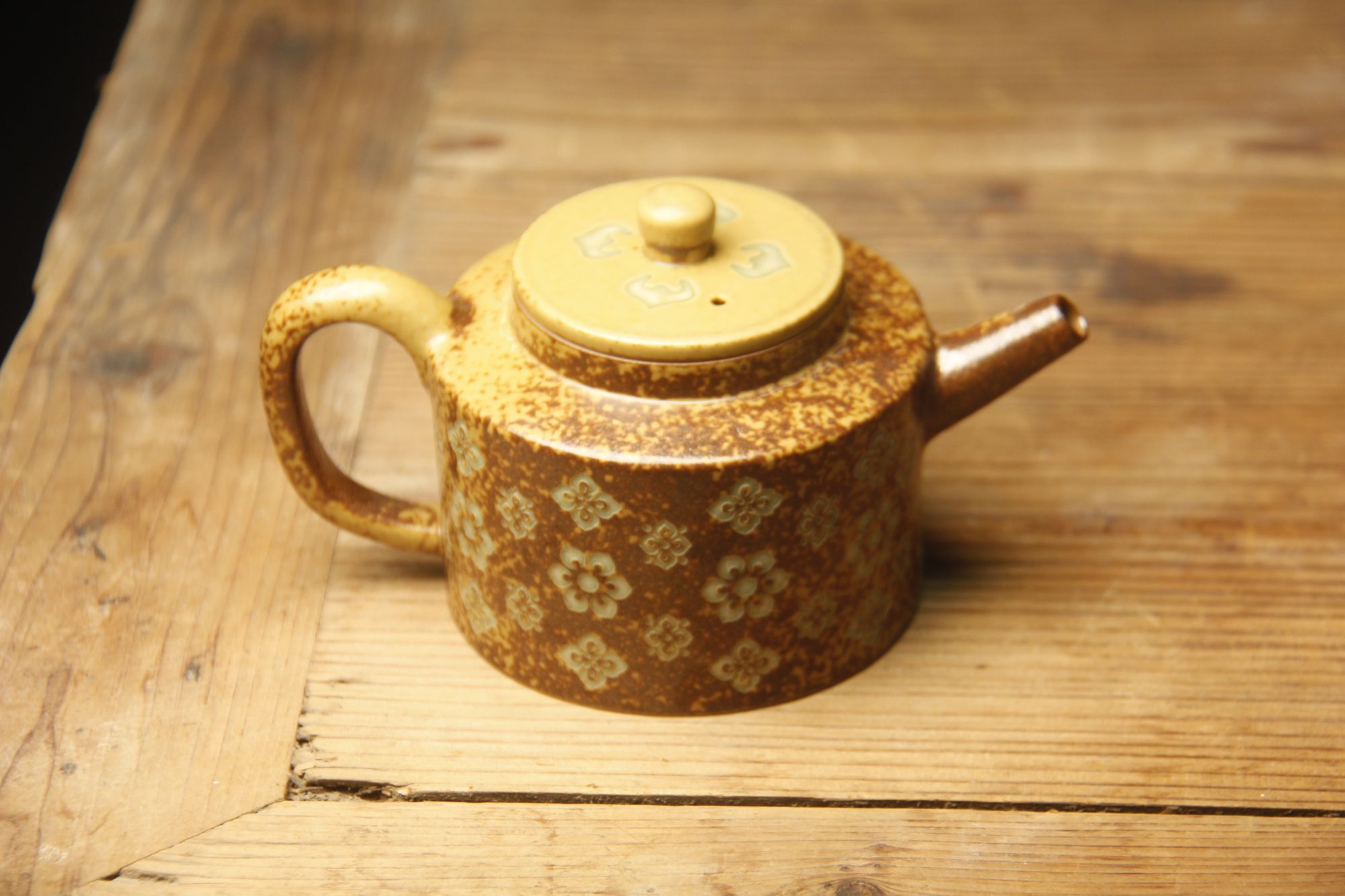 龙泉青瓷草木灰宝相纹大容量德钟壶功夫茶具  颜色偏淡