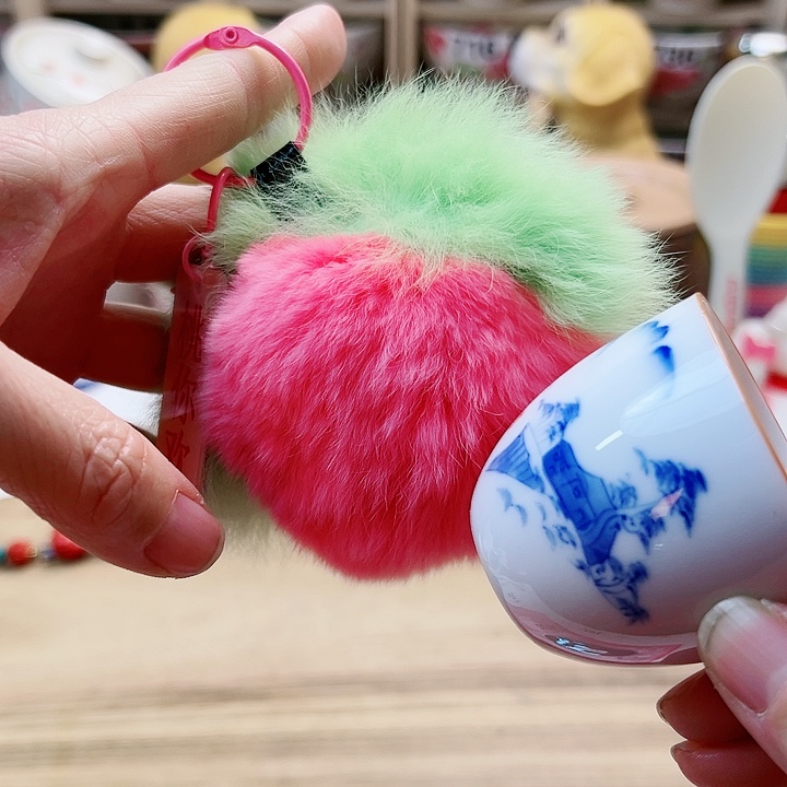 1557558575989989999999