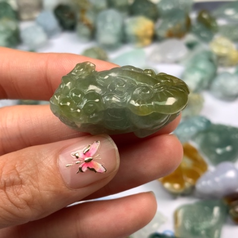 翡翠颈饰未镶嵌翡翠