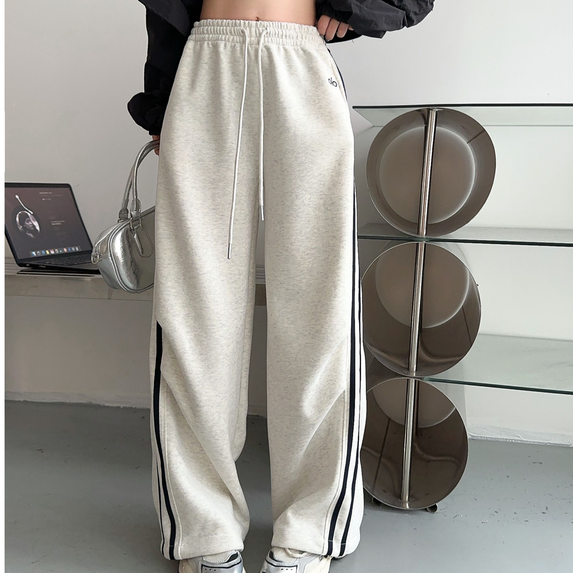 格姐家~冬季加绒拉条女士可收可阔卫裤25802