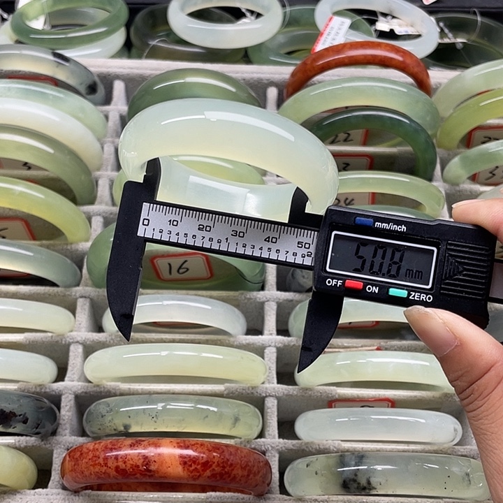 未镶嵌蛇纹石玉手镯11