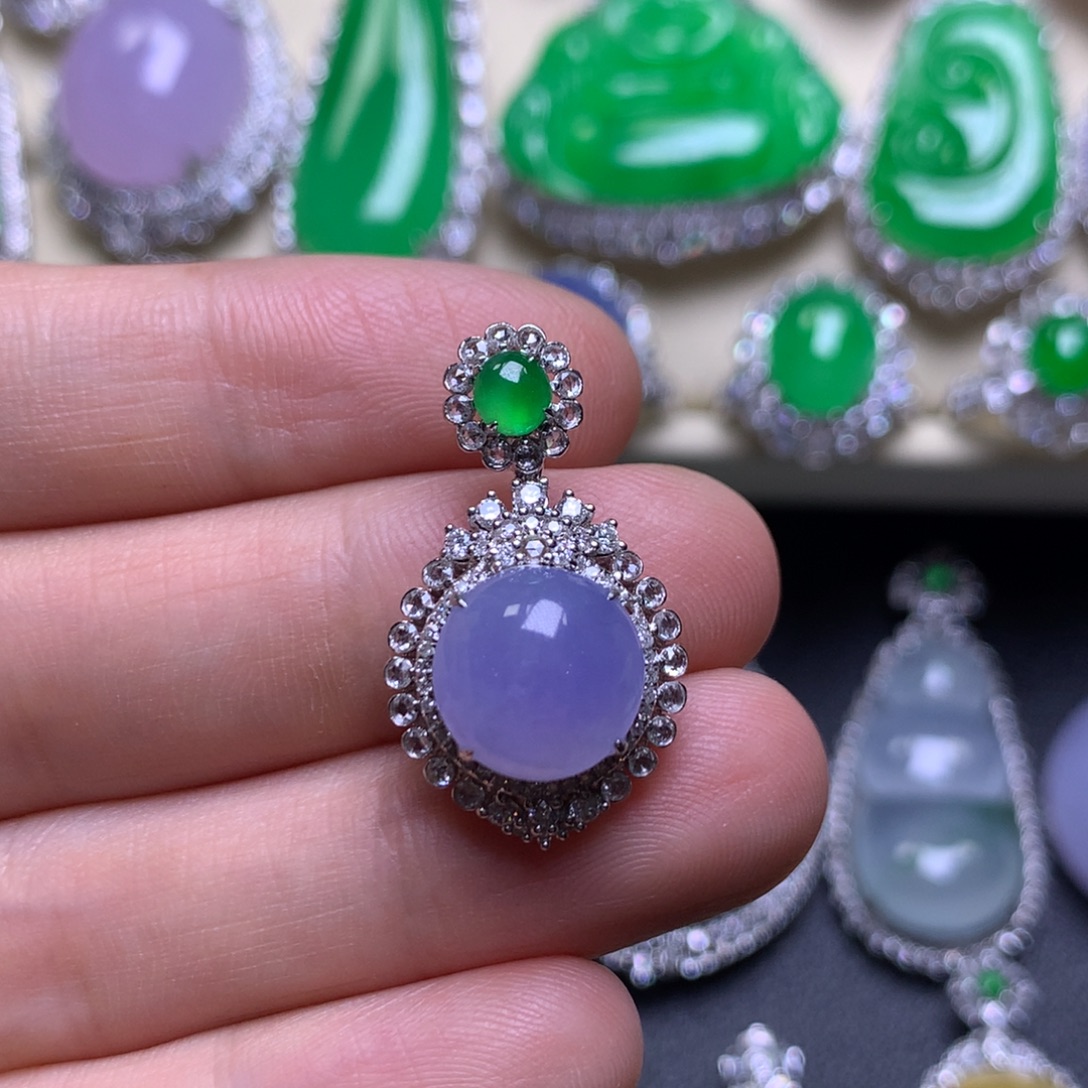 翡翠18K金镶嵌颈饰