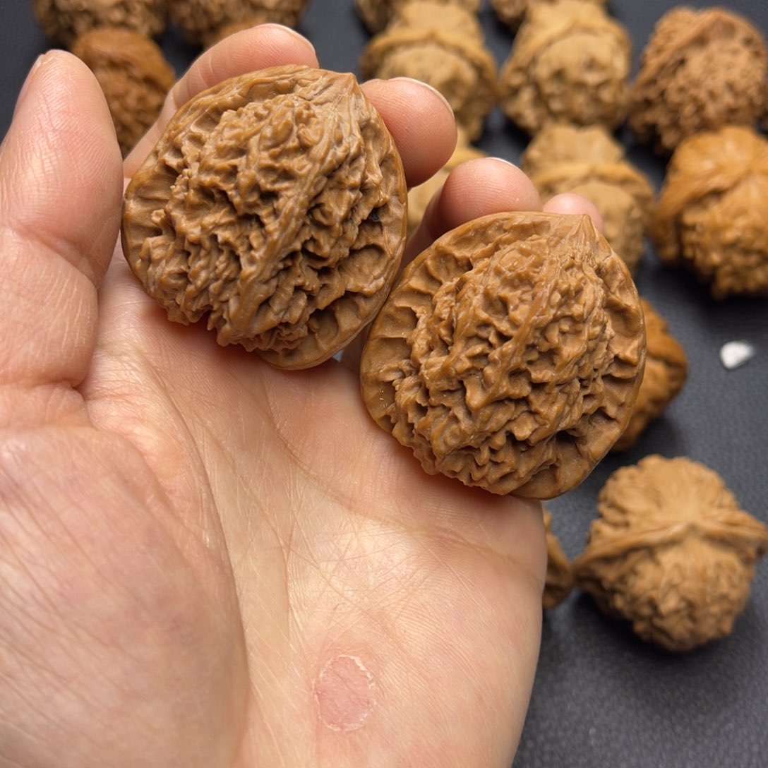 桃核把件39满天星。 孟 