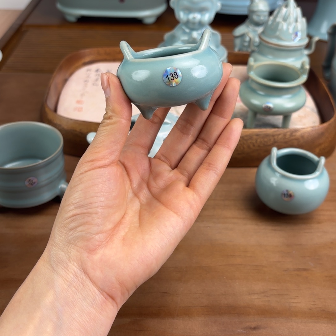 W***r陶盘编号138仿古釉小号线香炉