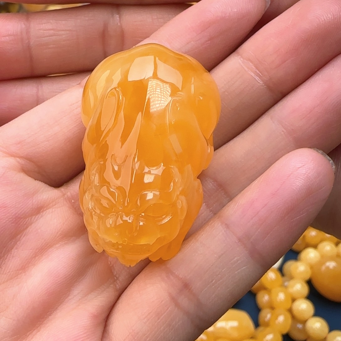 琥珀颈饰未镶嵌貔貅挂件