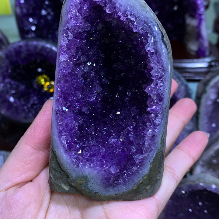 剪***约未镶嵌大型摆件（非配饰）紫晶