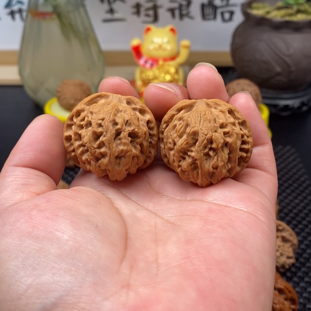 文玩核桃把件全品苹果园小手捻35