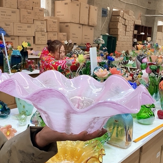 琉璃花瓶高20厘米宽21厘米