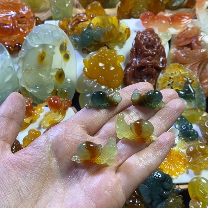 热***活蛇纹石玉未镶嵌颈饰