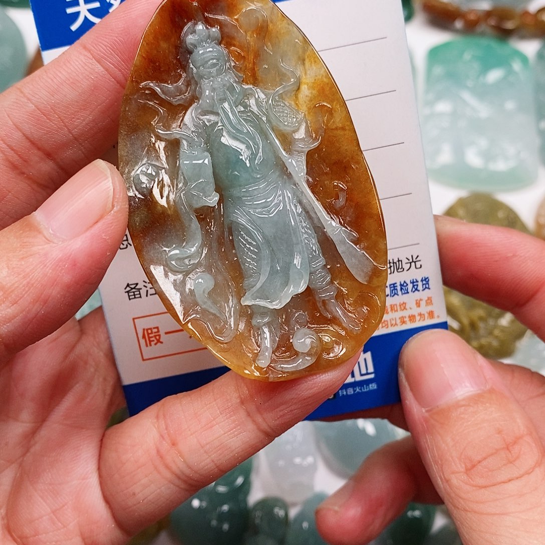 颈饰未镶嵌翡翠关公