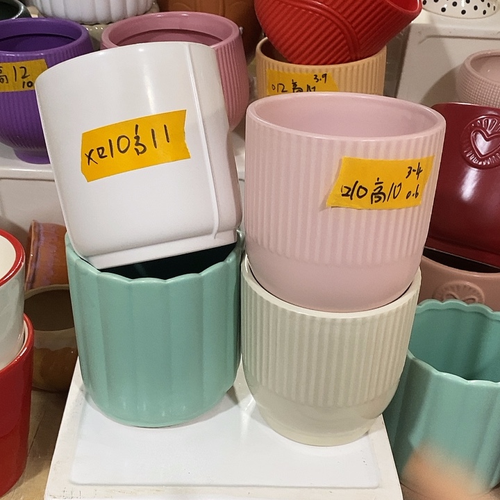 陶瓷花盆有孔 瑕疵介意勿拍 