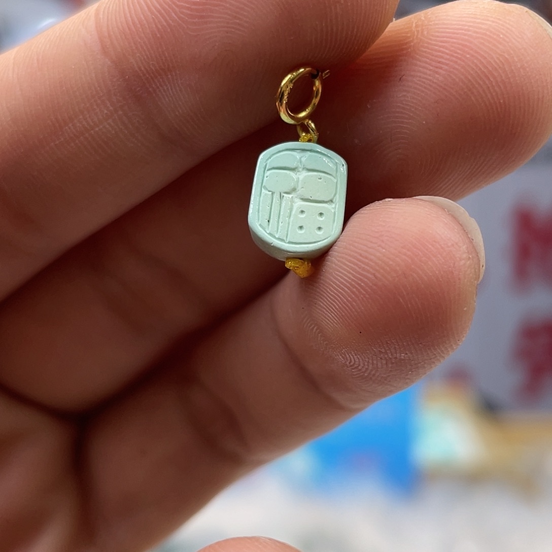 绿松石未镶嵌挂件