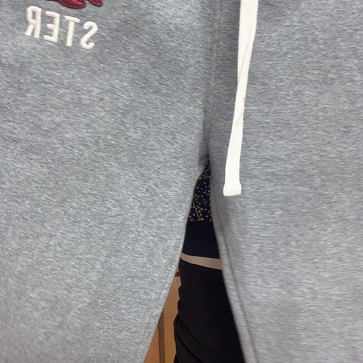 微瑕款灰色加绒卫裤