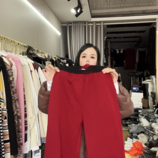 红色休闲运动裤收口福利