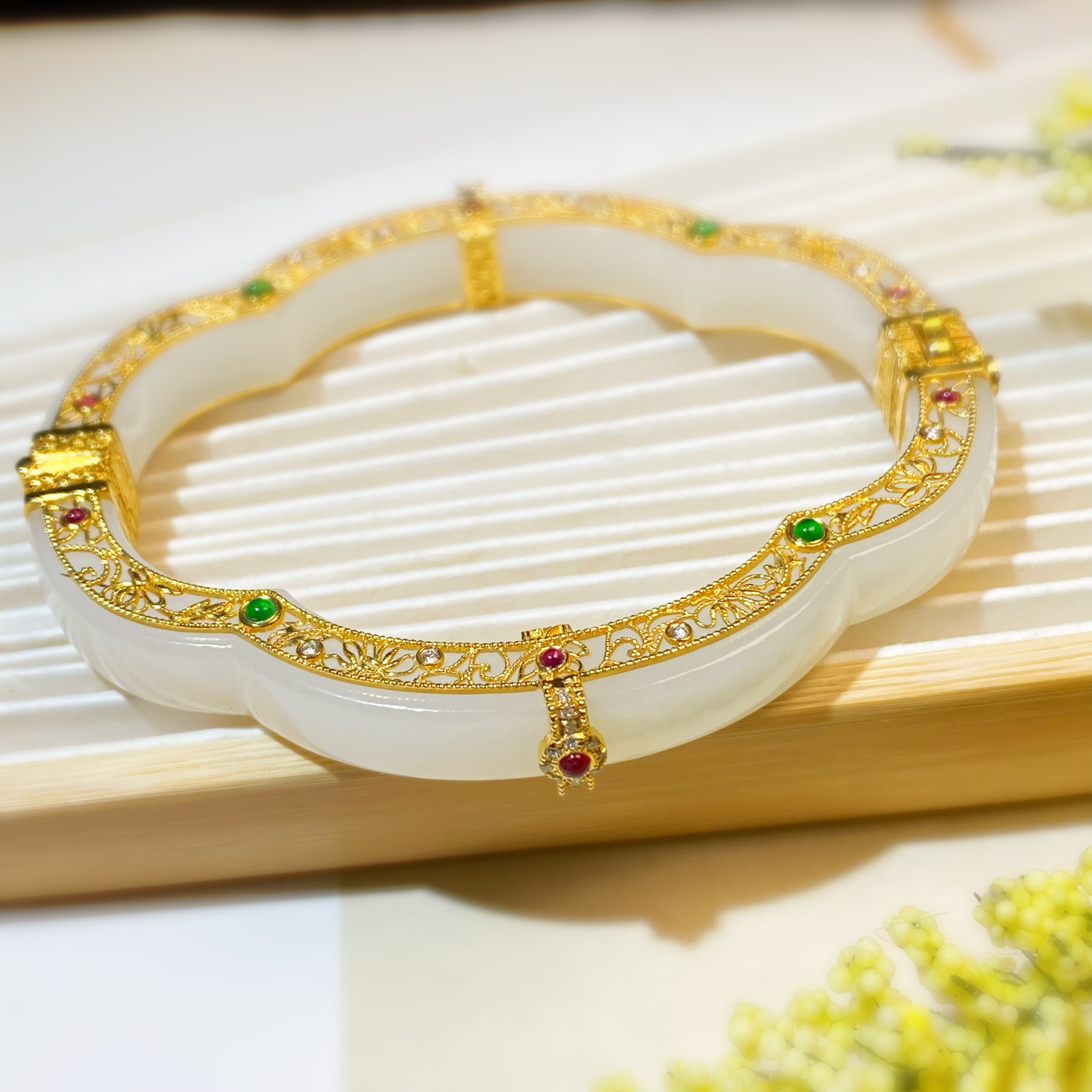 和田玉山料手镯➕18K金镶嵌 四面海棠文 新中式 花丝 复古花窗设计