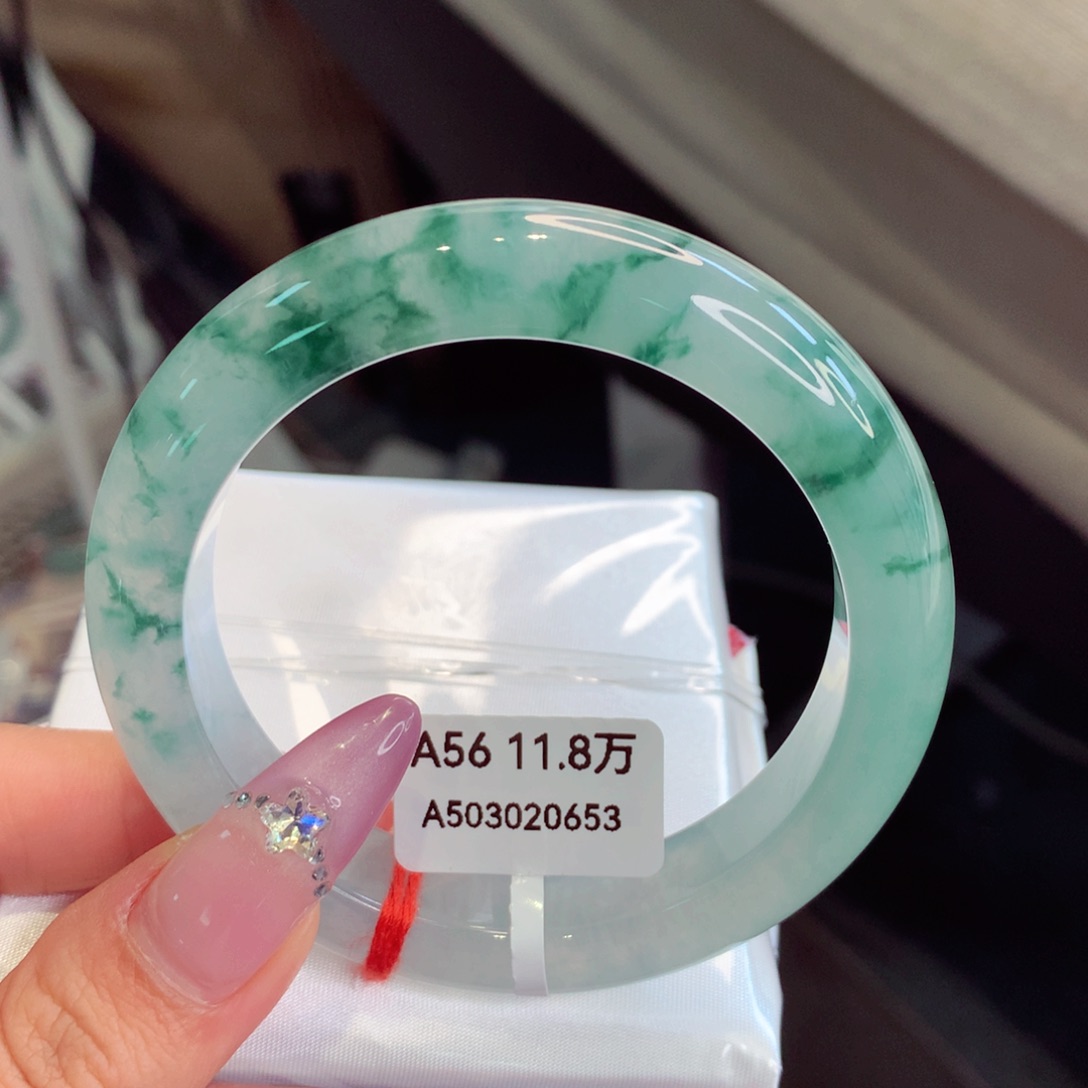 翡翠手镯未镶嵌浅*.泥鳅背分单66