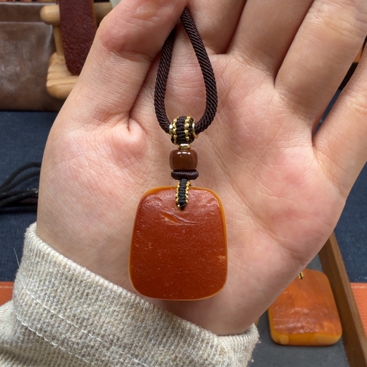 蜜蜡未镶嵌吊坠(赠链)