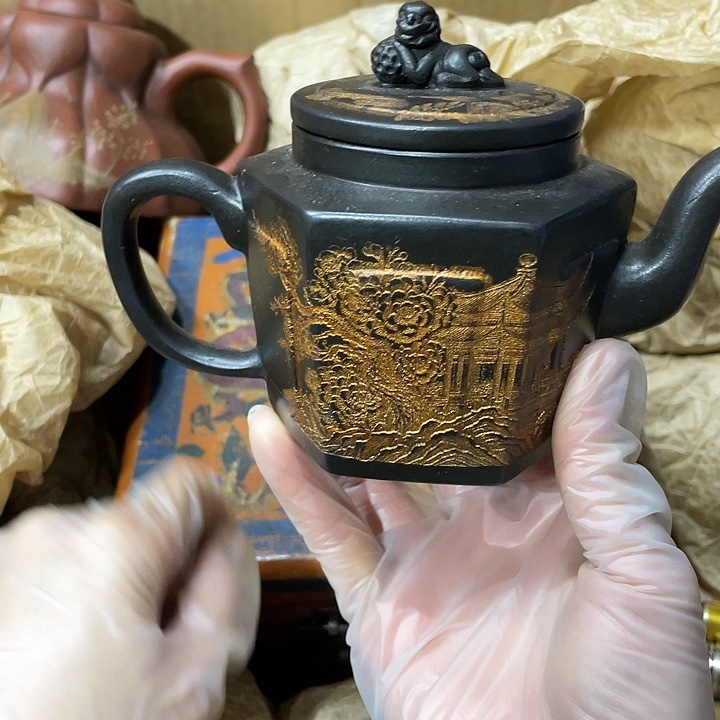 紫砂茶壶矿泥料，纯手工制作的一把紫砂壶