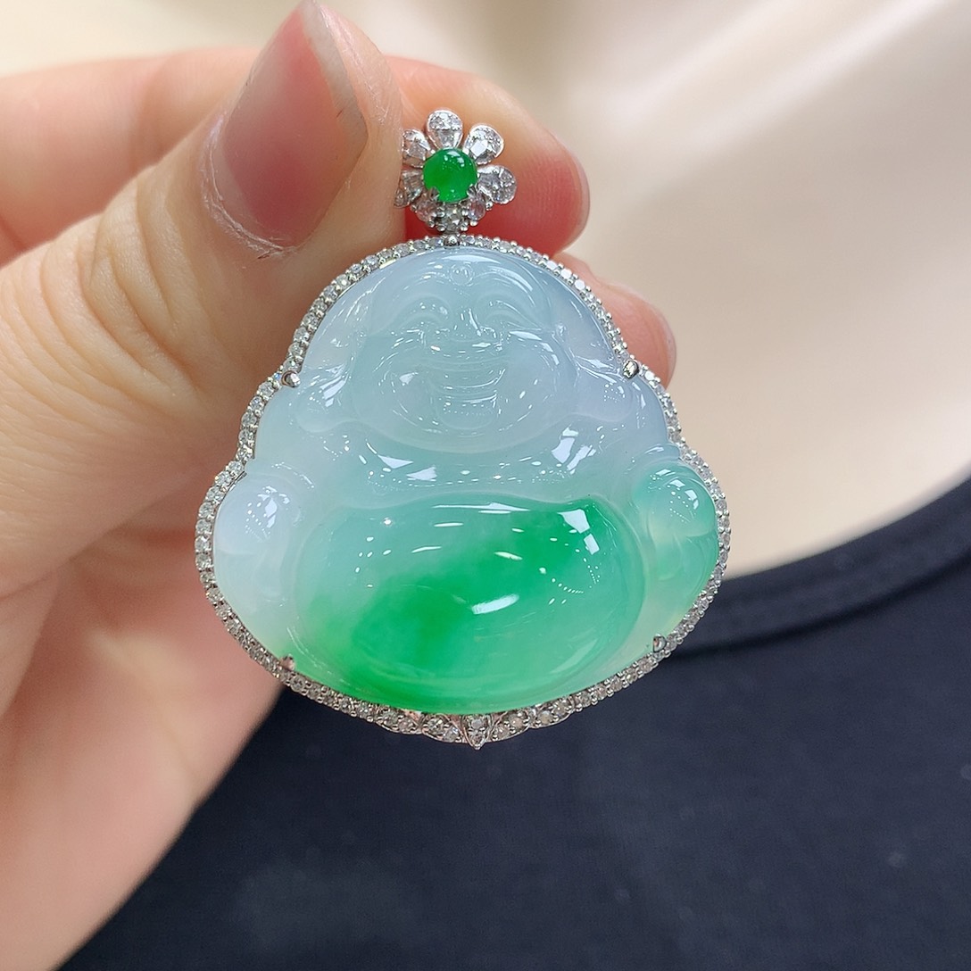 翡翠18K金镶嵌颈饰佛公